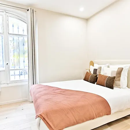 Air-conditioned & Comfortable In 17 Apartment Paris