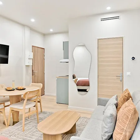 Apartment Air-conditioned & Comfortable In 17 Paris