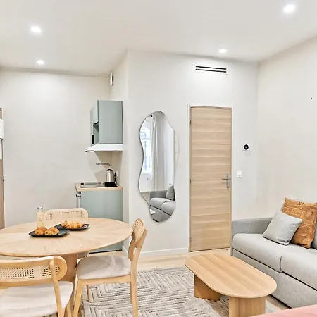 Air-conditioned & Comfortable In 17 Apartment *